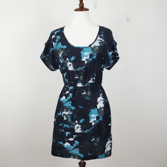 UO Silence + Noise Cold Shoulder Dress - Picture 2 of 15